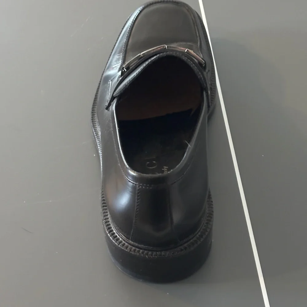 Gucci Black Leather Slip-On Loafers with Silver Horsebit